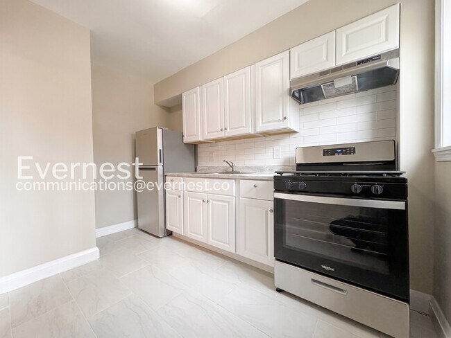 Building Photo - 1408 Cedarcroft Rd