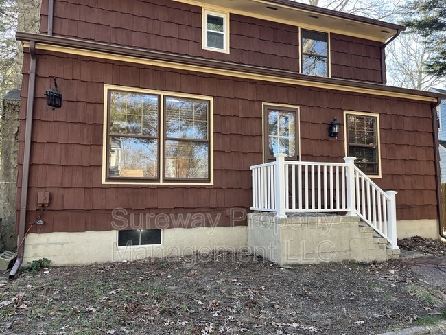 Building Photo - 513 Glenmere Ave