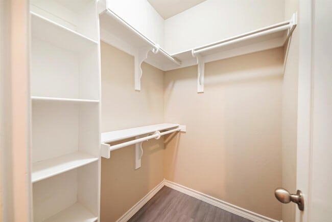 Building Photo - 120 Tranquilo Dr