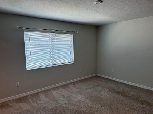 Building Photo - 3334 Franklin Square Ln