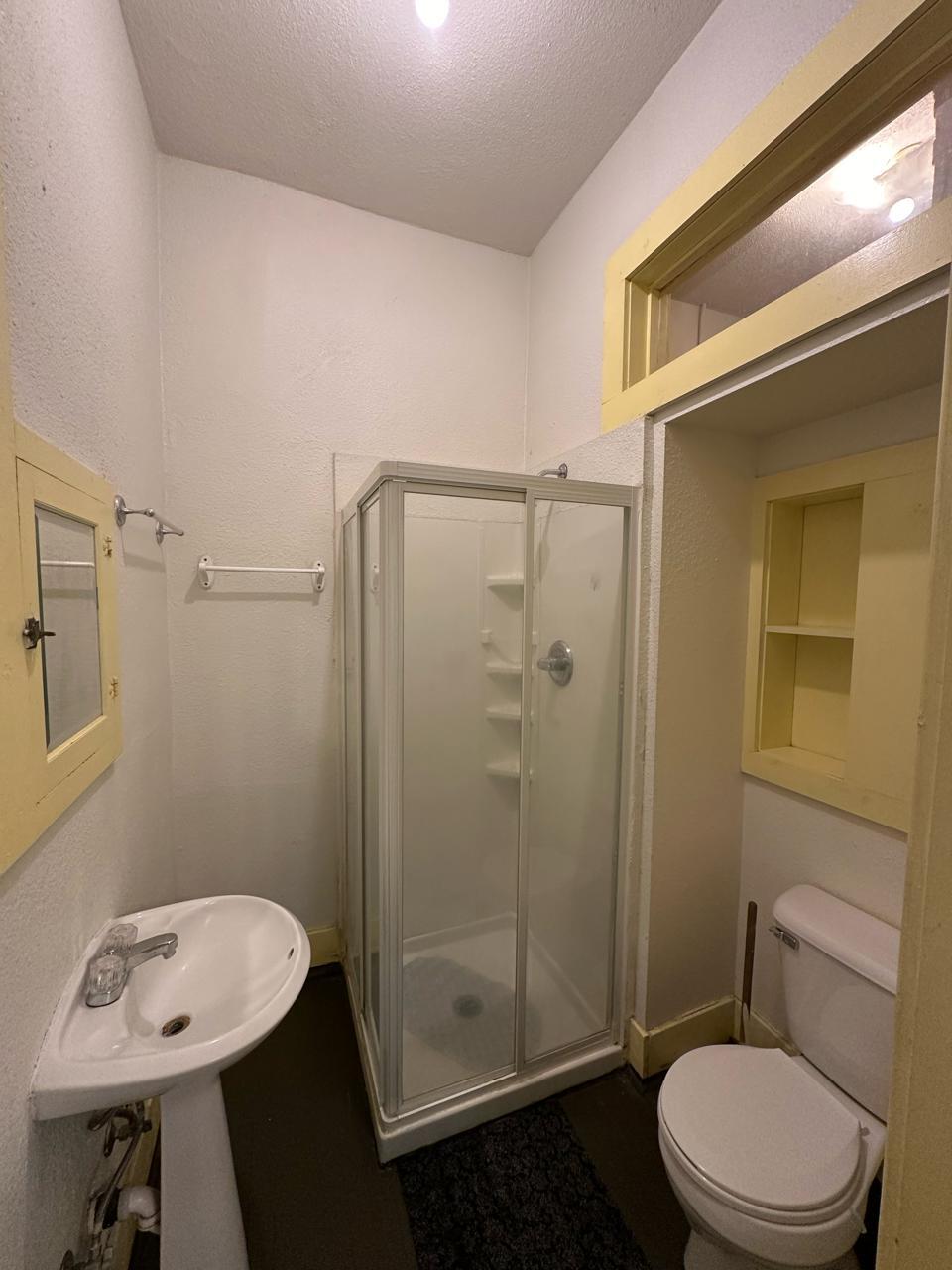 Building Photo - 517 Sullivan St