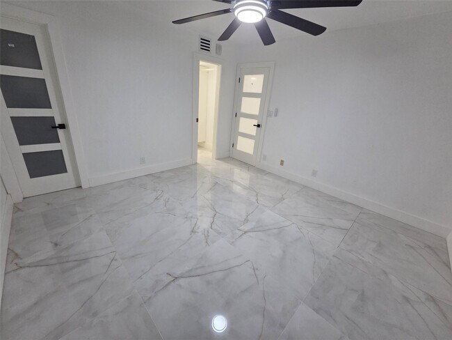 Building Photo - 251 S Cypress Rd