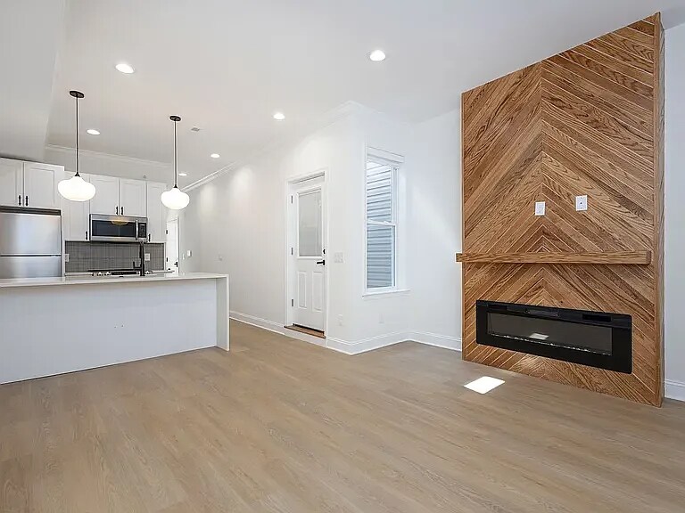 Building Photo - 2237 N 33rd St