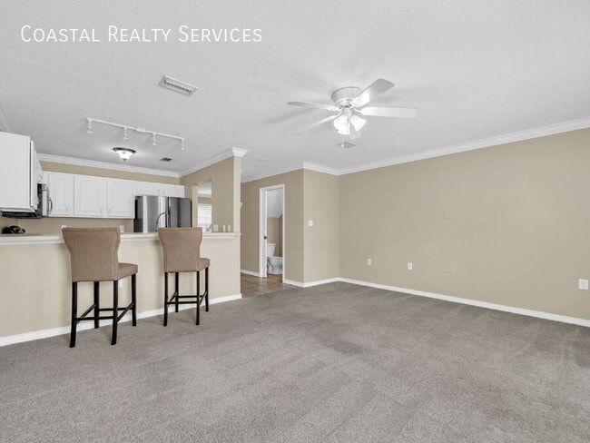Building Photo - 983 Scenic Oak Ln