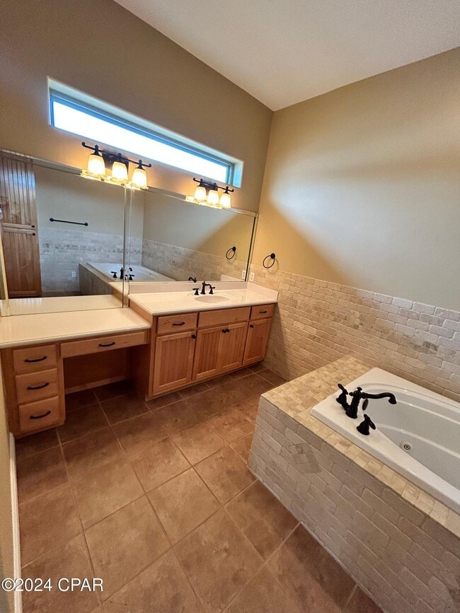 Building Photo - 7134 Bay Crest Rd