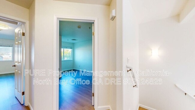 Building Photo - 120 Treadway Ct