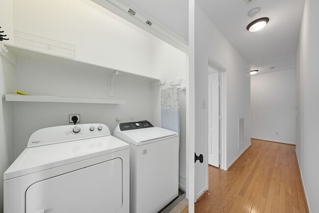 Building Photo - 2623 Shady Acres Ct