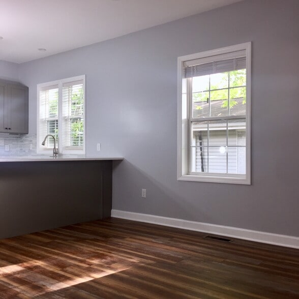 Living Room - Kitchen - 1707 Oxmoor Rd