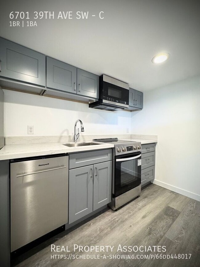 Building Photo - 6701 39th Ave SW