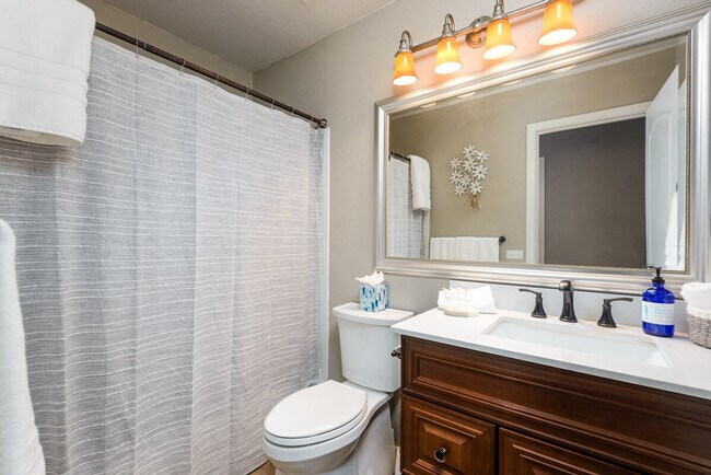 Building Photo - 7254 E Camino Del Monte