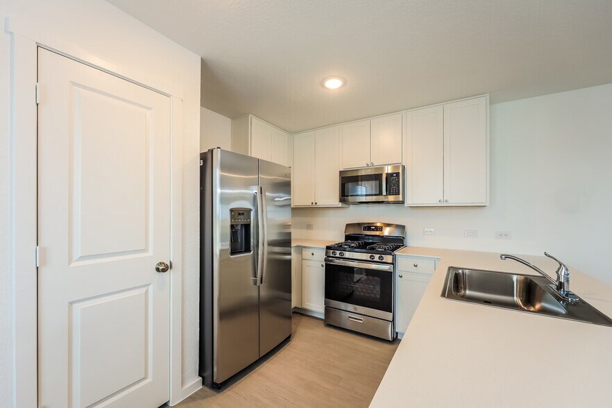 Building Photo - 1810 Musk Rose