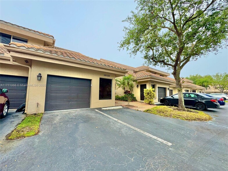 Primary Photo - 16320 Malibu Dr