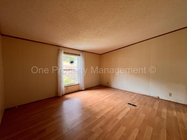 Building Photo - 24403 Gile Pl