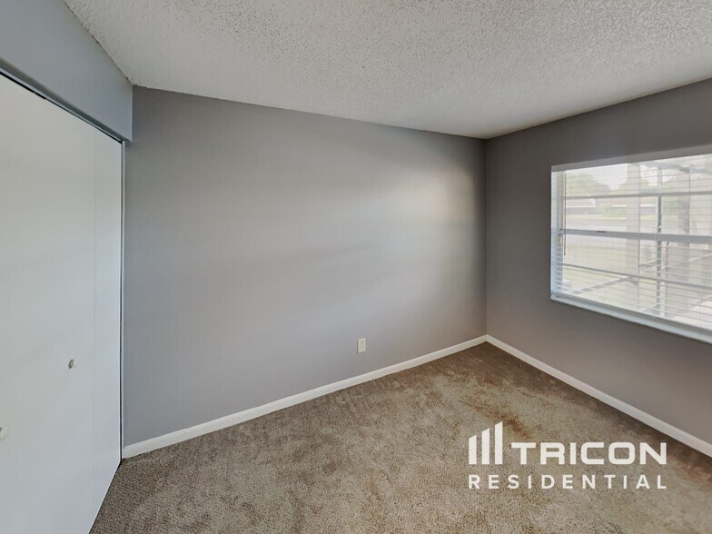 Building Photo - 5311 Starhill Pl
