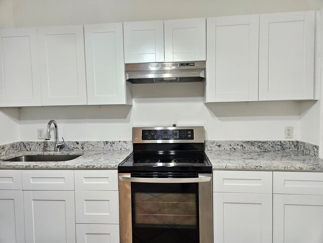 Building Photo - 5027 Creekmont Dr