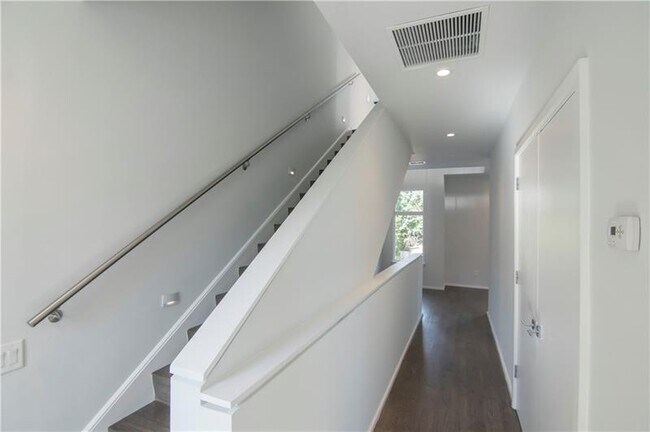 Building Photo - 785 Piedmont Ave NE