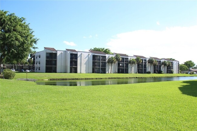 Building Photo - 3470 Foxcroft Rd