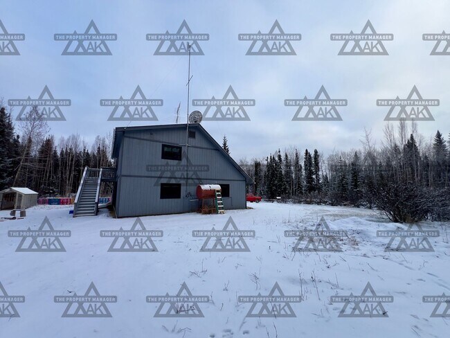 Building Photo - Spacious 3BR, 2.5BA Home off Chena Hot Springs Rd with Yard, Deck & Greenhouse