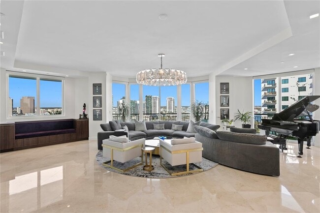 Building Photo - 450 Knights Run Ave