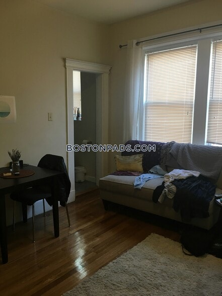 Primary Photo - 38 Hemenway St