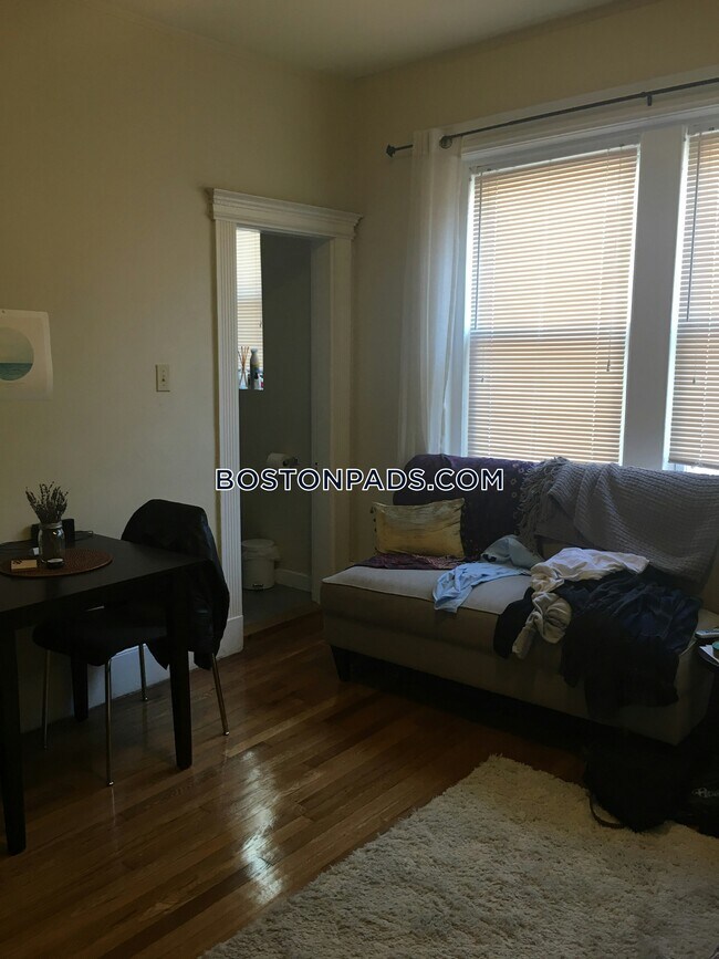 Building Photo - 38 Hemenway St