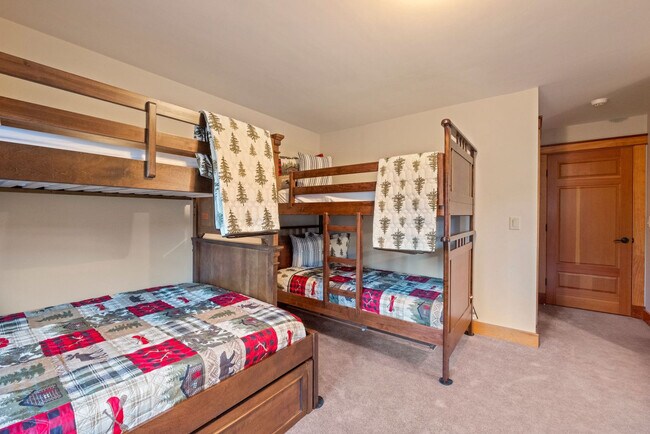 Building Photo - 20 Yellow Birch Cir