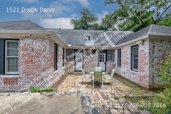 Building Photo - 1521 S Dixon Dr