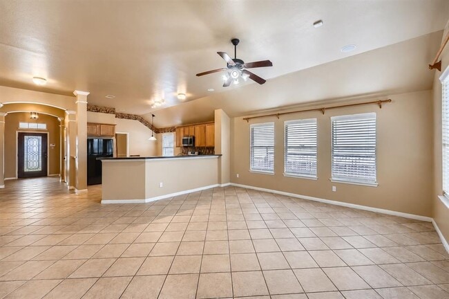 Building Photo - 1402 Weatherford Dr