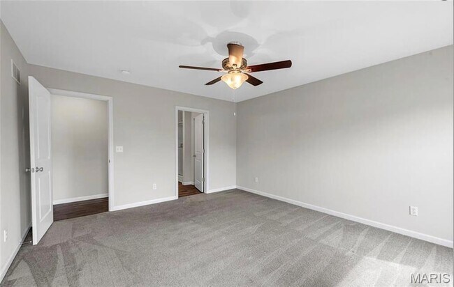 Building Photo - 4602 Siesta Dr