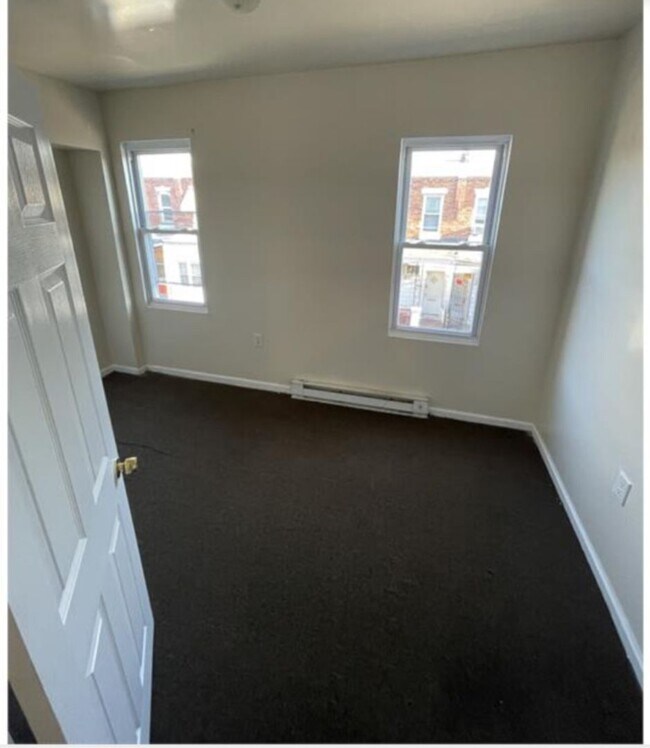 Building Photo - 2132 S Daggett St