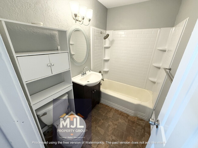 Building Photo - Updated 2 Bedroom/ 1 Bath Home in Belton *READY NOW*