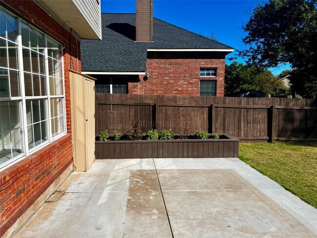 Building Photo - 16909 Dorman Dr