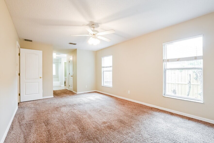Building Photo - 1228 Mt McKinley Ct