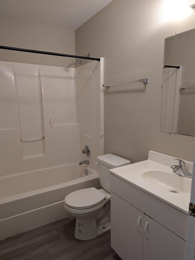 Building Photo - 2555 Chateau Ln