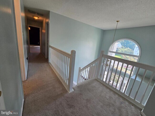 Building Photo - 1 Radcliff Ct