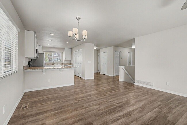 Building Photo - 1005 Scarlet Oak Dr