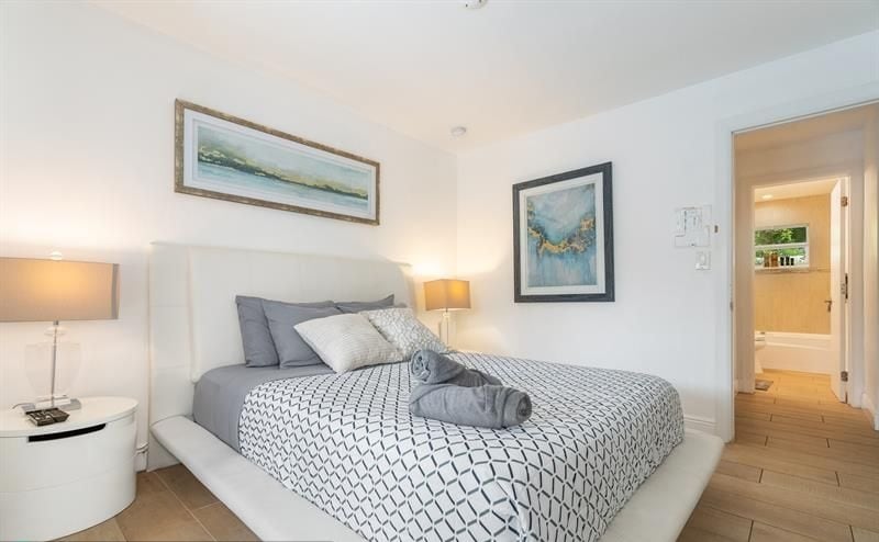 Building Photo - 2409 NE 22nd Terrace