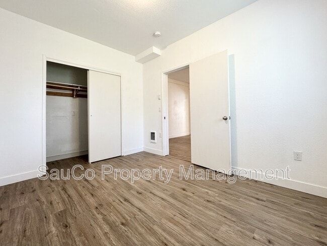 Building Photo - 6423 SW Raab Rd