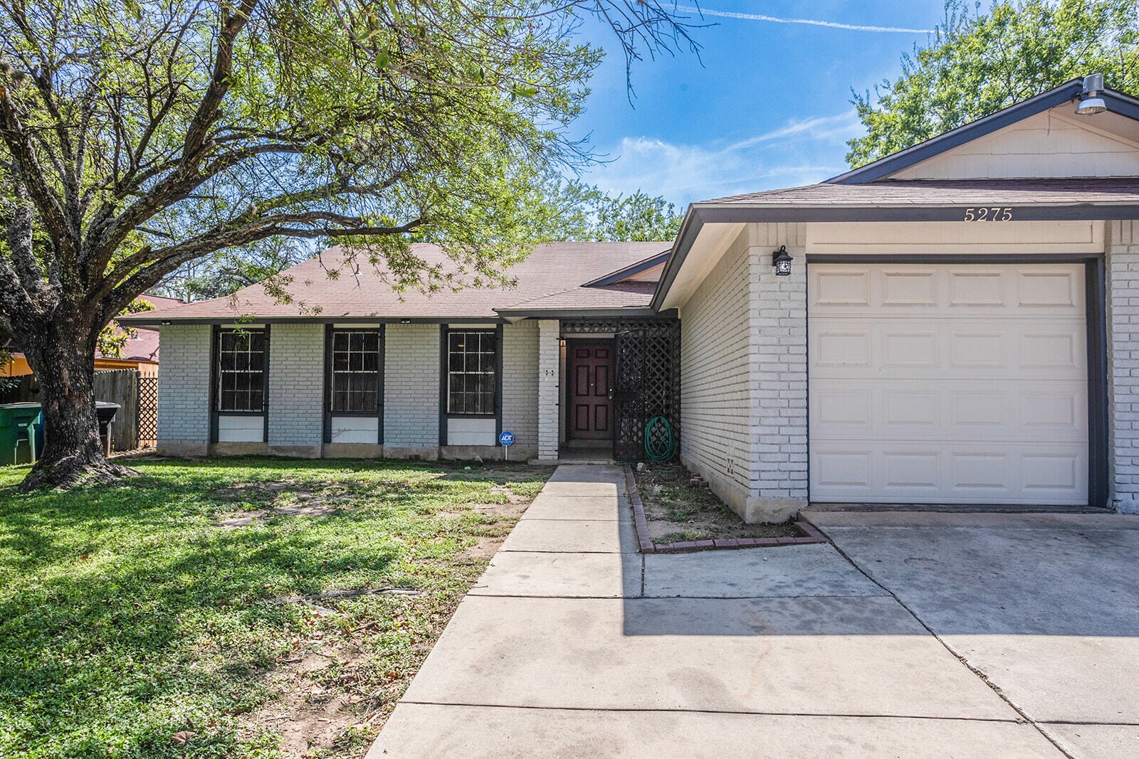 Front of House - 5275 Meadow Rise St
