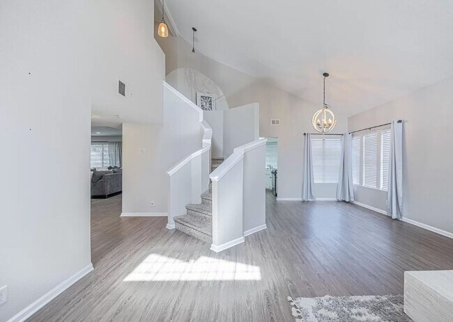 Building Photo - 4641 Cocina Ln