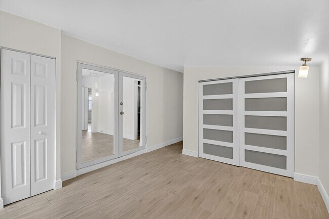 Building Photo - 1606 NE 15th Ave