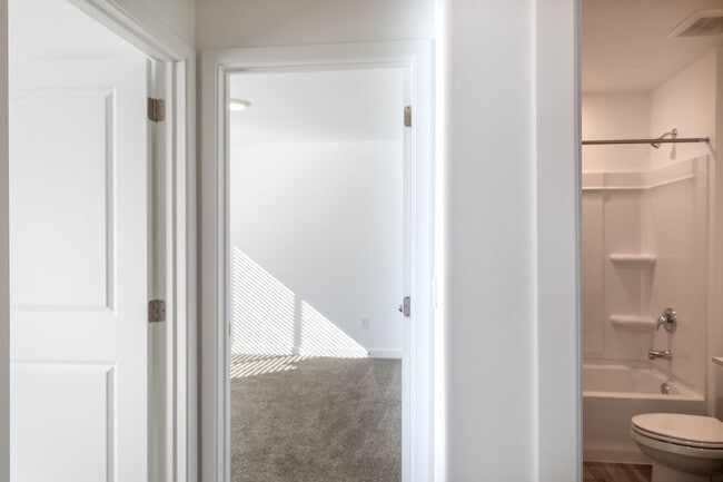 Building Photo - Townhome in Long Valley Community