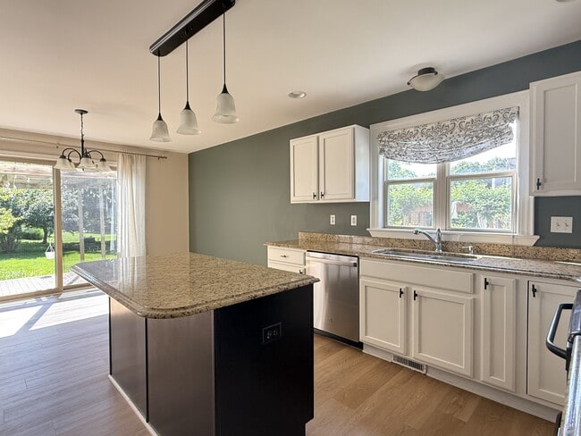 Building Photo - 603 E Castlebury Cir