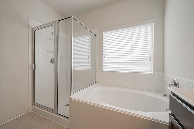 Building Photo - 4014 Teramo Ln