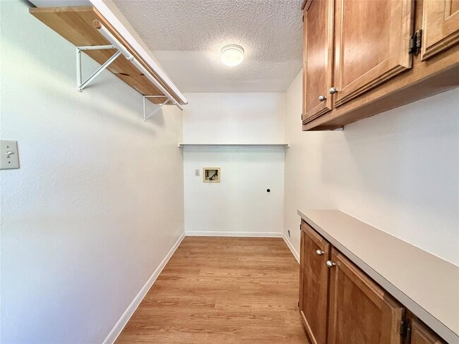 Building Photo - 104 Verna Spur