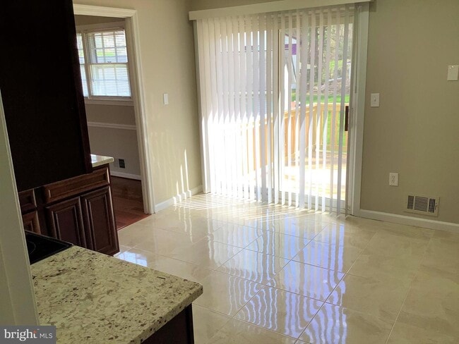 Building Photo - 9300 Southmoor Ct