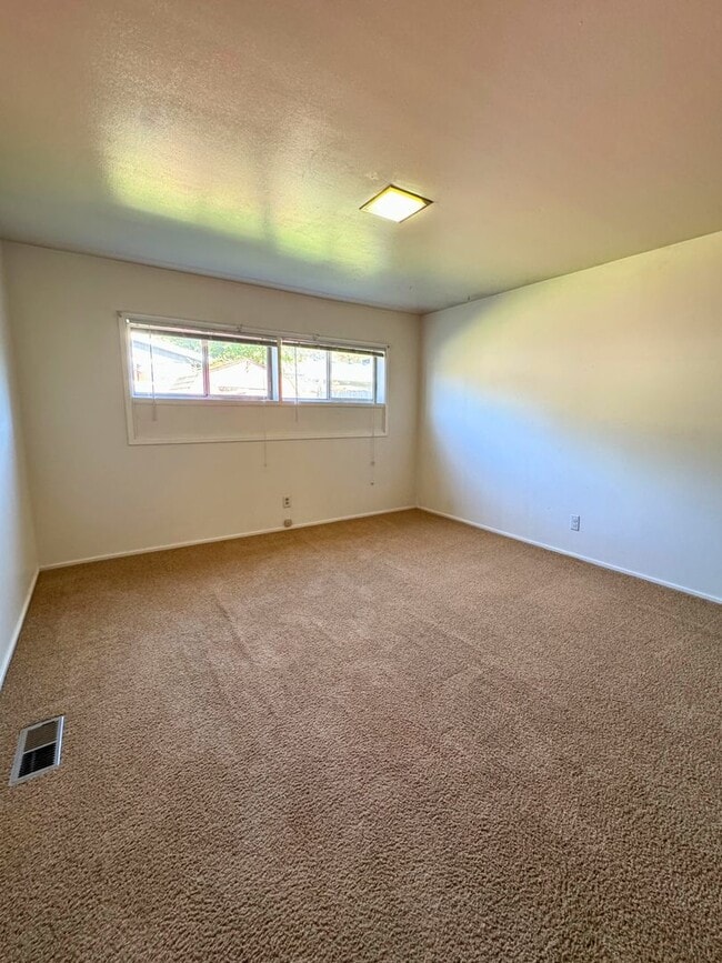 Building Photo - (HAR) South Eugene 4 bedroom/2 bath Home