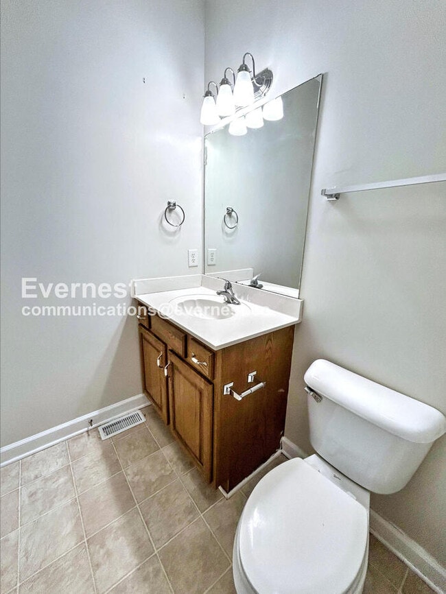 Building Photo - 503 Castleview Dr