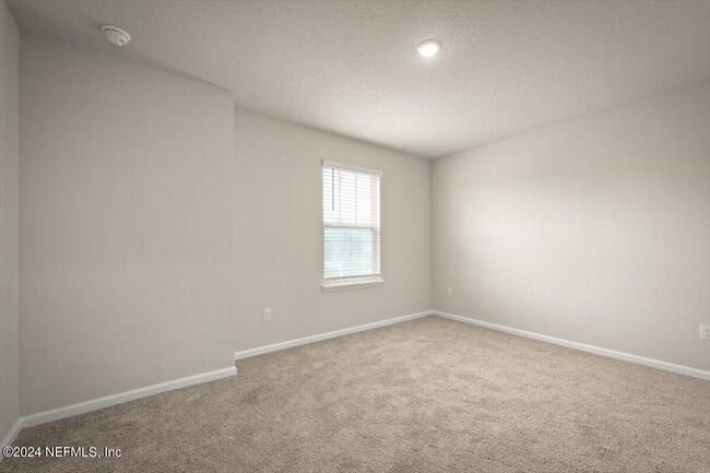 Building Photo - 844 Hartshill Pl