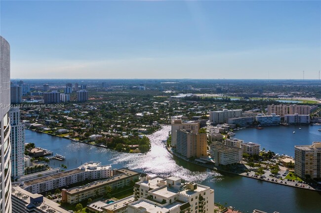 Building Photo - 1830 S Ocean Dr